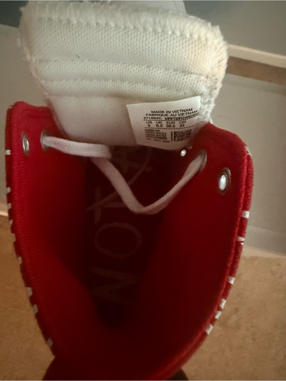 Youth kids Converse All-Star Size 6 Chuck Red White Shoes  Sneakers - Picture 6 of 7